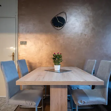 Arancin- Great Location Апартаменти