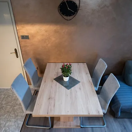 Arancin- Great Location Апартаменти *