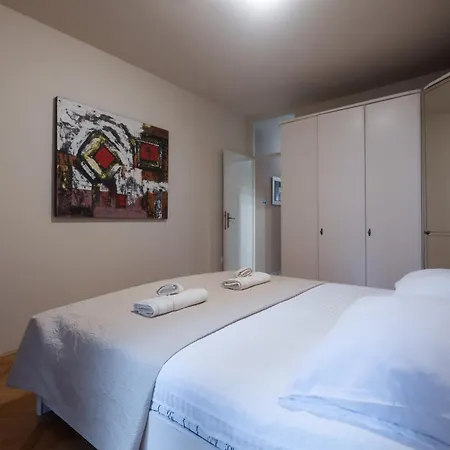 Arancin- Great Location Апартаменти