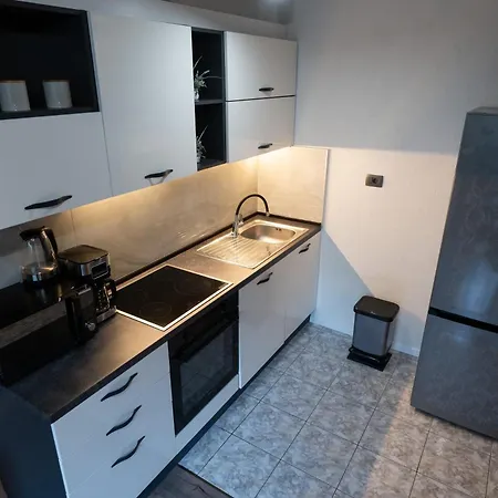 Arancin- Great Location Апартаменти *